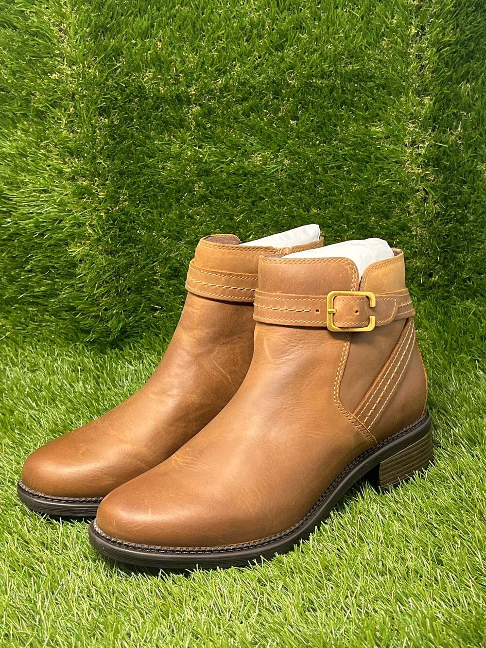 Clarks Women's 9M Maybe Strap Booties Tan Leather Ankle Boots